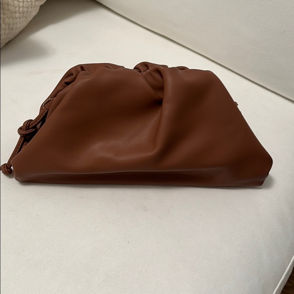 NWOT Brown (pochette ) purse never used - Bottega inspired